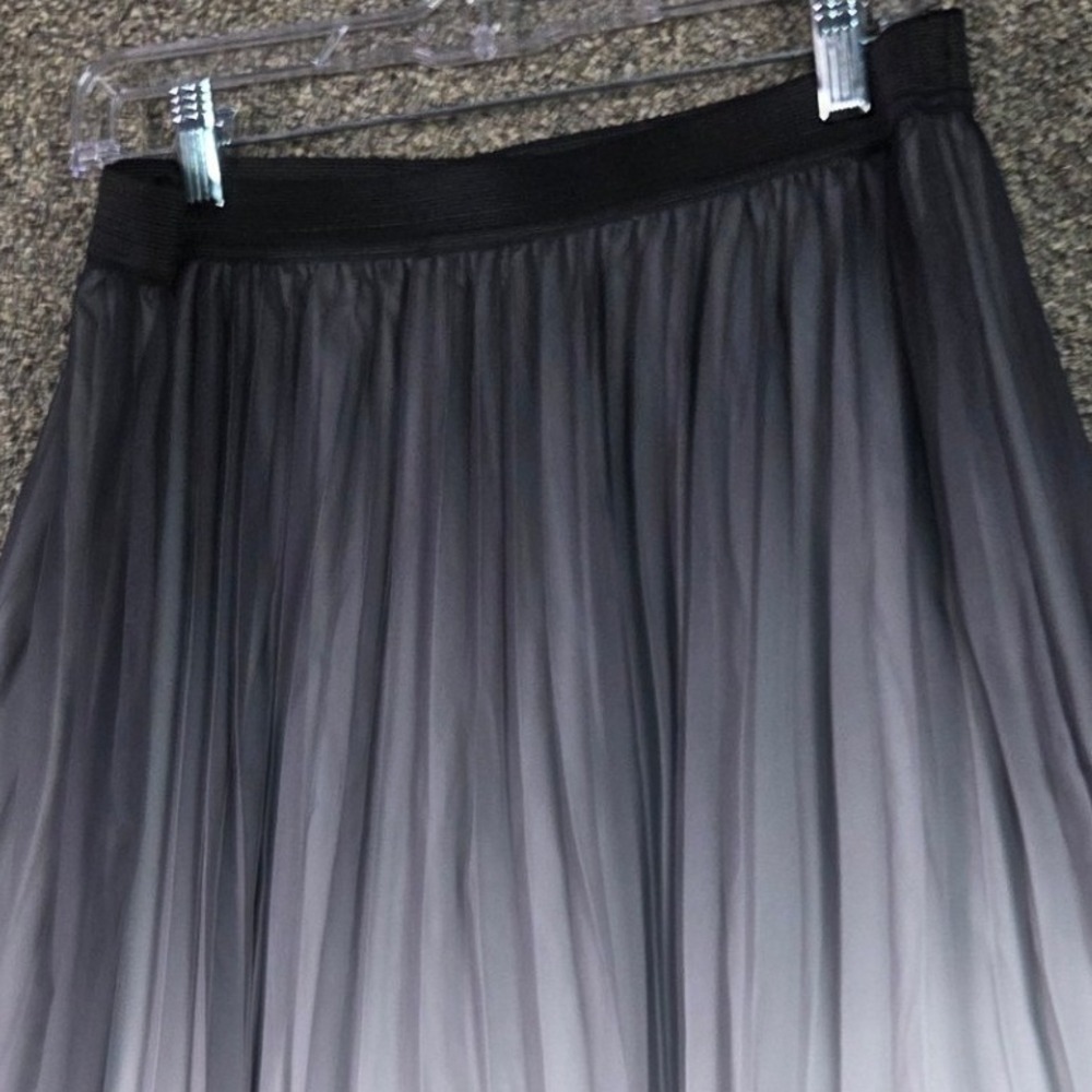 WD.NY Pleated Midi Skirt Women 1X Black White Ombre Gradient Chiffon A-Line - Picture 3 of 8